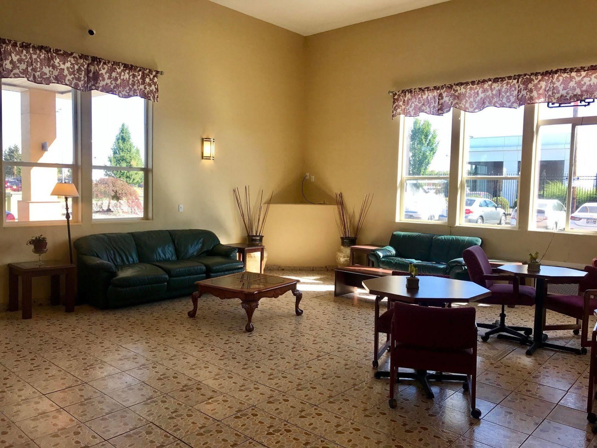 סאלם Capital Inn & Suites מראה חיצוני תמונה