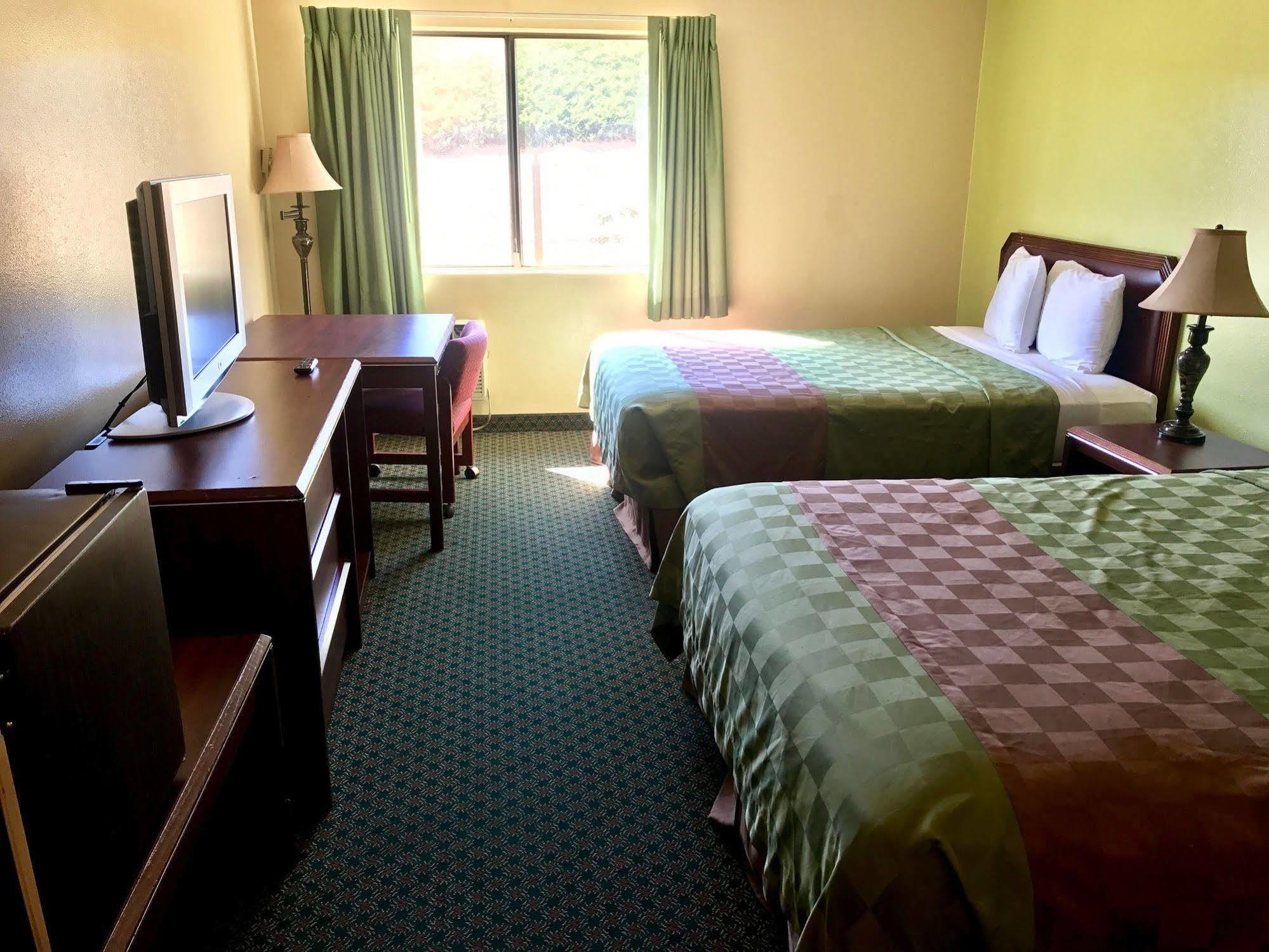 סאלם Capital Inn & Suites מראה חיצוני תמונה
