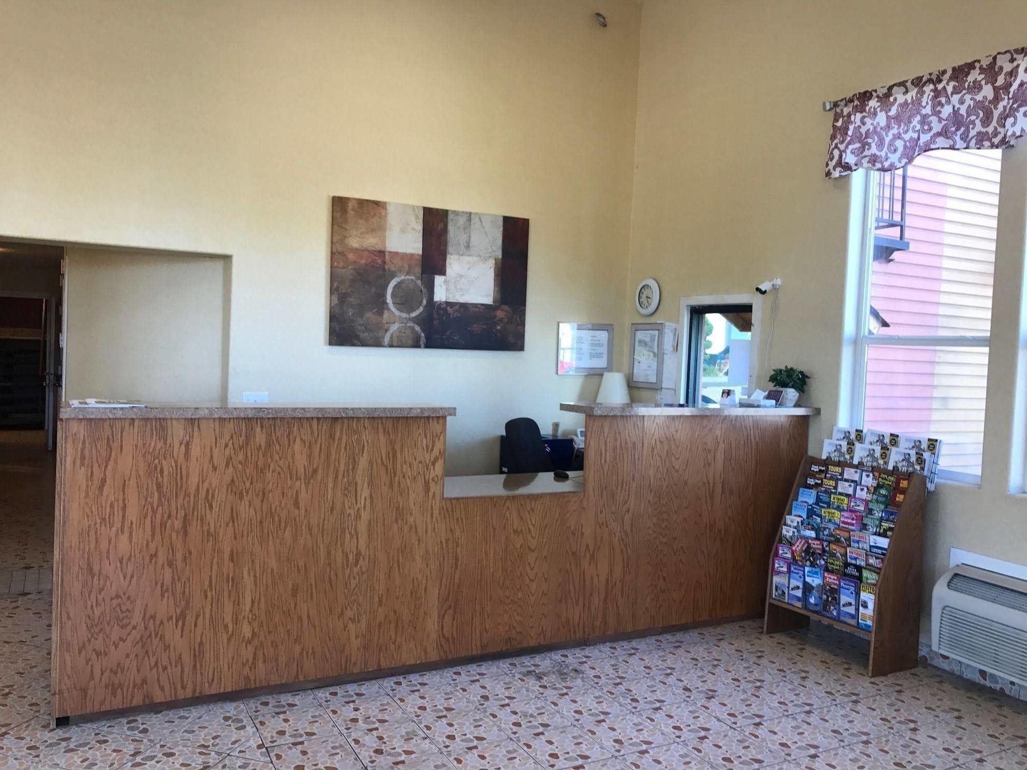 סאלם Capital Inn & Suites מראה חיצוני תמונה
