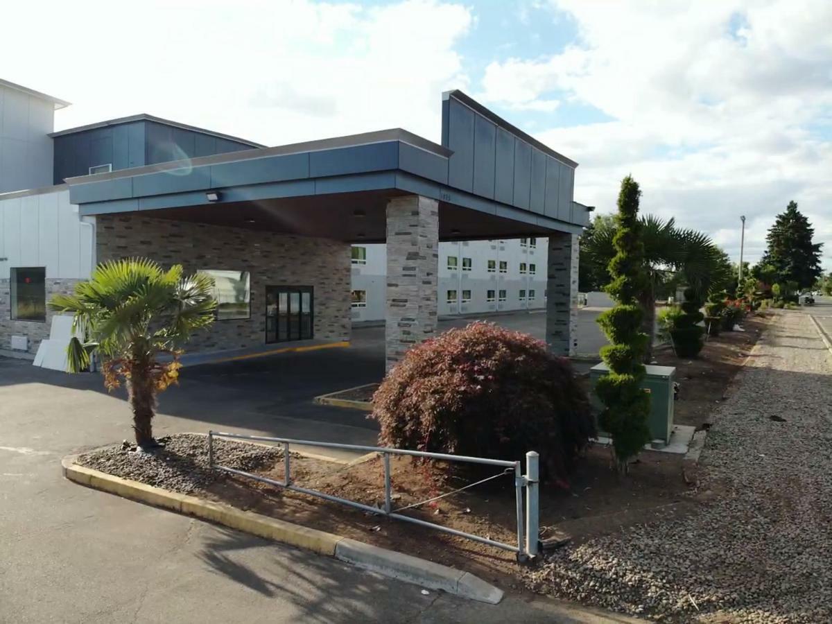 סאלם Capital Inn & Suites מראה חיצוני תמונה